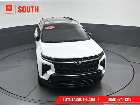 Used 2024 Chevrolet Traverse RS image 42
