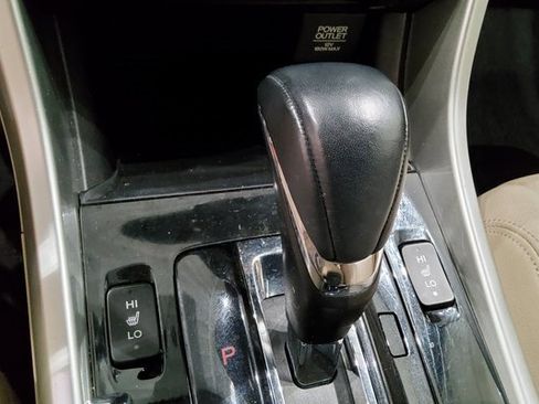 Used 2017 Honda Accord Touring image 33