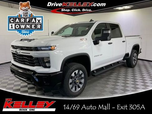 Used 2024 Chevrolet Silverado 2500 Custom w/ Custom Value Package AWD/4WD image 1