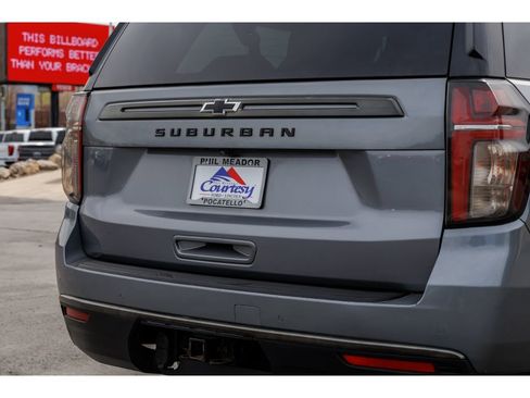 Used 2022 Chevrolet Suburban Z71 image 29