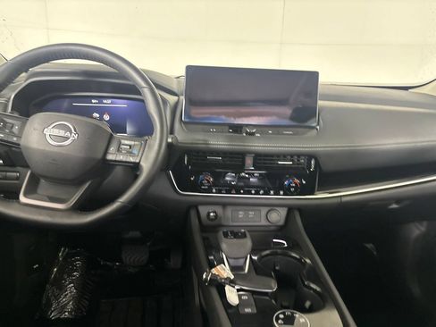 Used 2025 Nissan Rogue SL w/ Tech Package AWD/4WD image 27