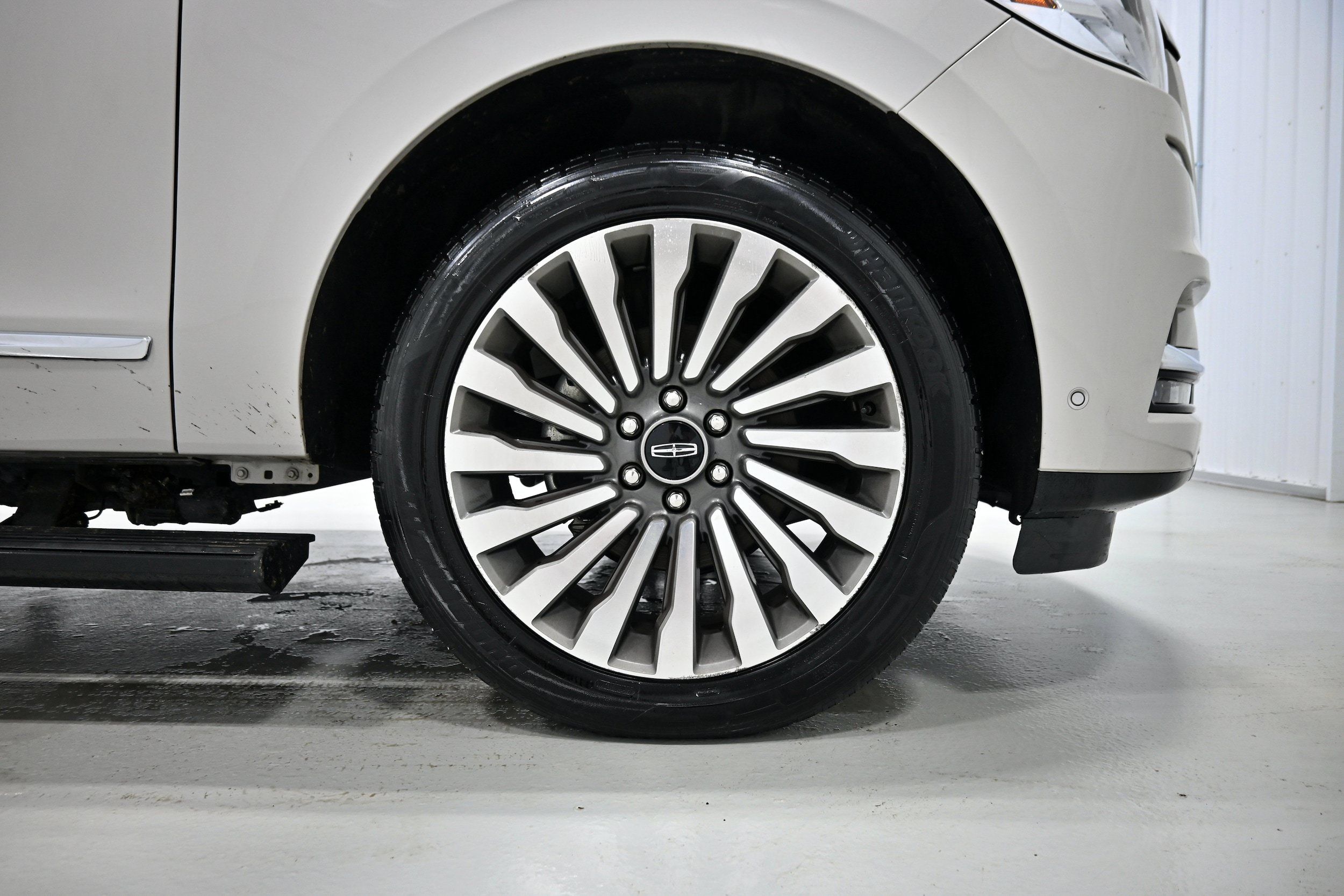 Used 2020 Lincoln Navigator Reserve w/ Luxury Package AWD/4WD image 40