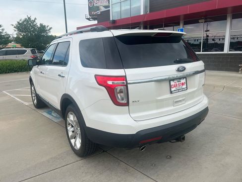 Used 2015 Ford Explorer XLT w/ Equipment Group 202B AWD/4WD image 8