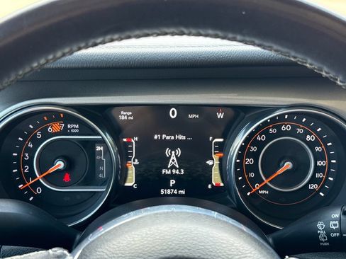Used 2019 Jeep Wrangler Unlimited Sahara AWD/4WD image 17