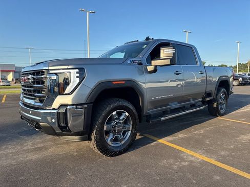 Used 2026 GMC Sierra 2500 SLE w/ SLE Value Package; AWD/4WD image 2