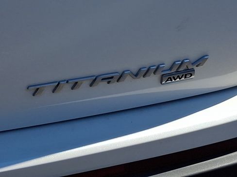 Used 2018 Ford Edge Titanium w/ Equipment Group 301A AWD/4WD image 34