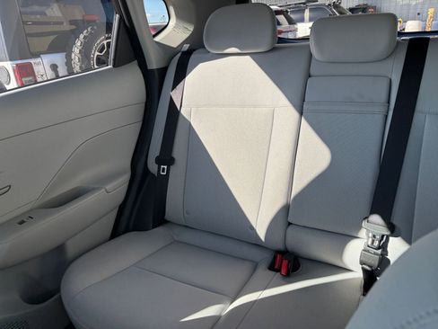 Used 2025 Hyundai Kona SEL image 39