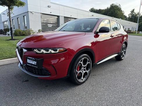 Used 2024 Alfa Romeo Tonale Ti AWD/4WD image 4