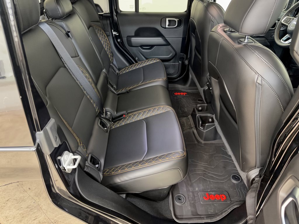 Used 2023 Jeep Gladiator Overland AWD/4WD image 29