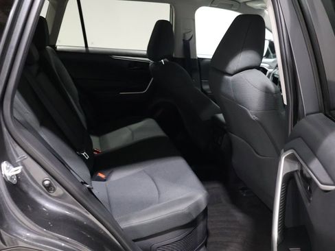 Used 2021 Toyota RAV4 LE w/ Carpet Mat Package (TMS) image 20