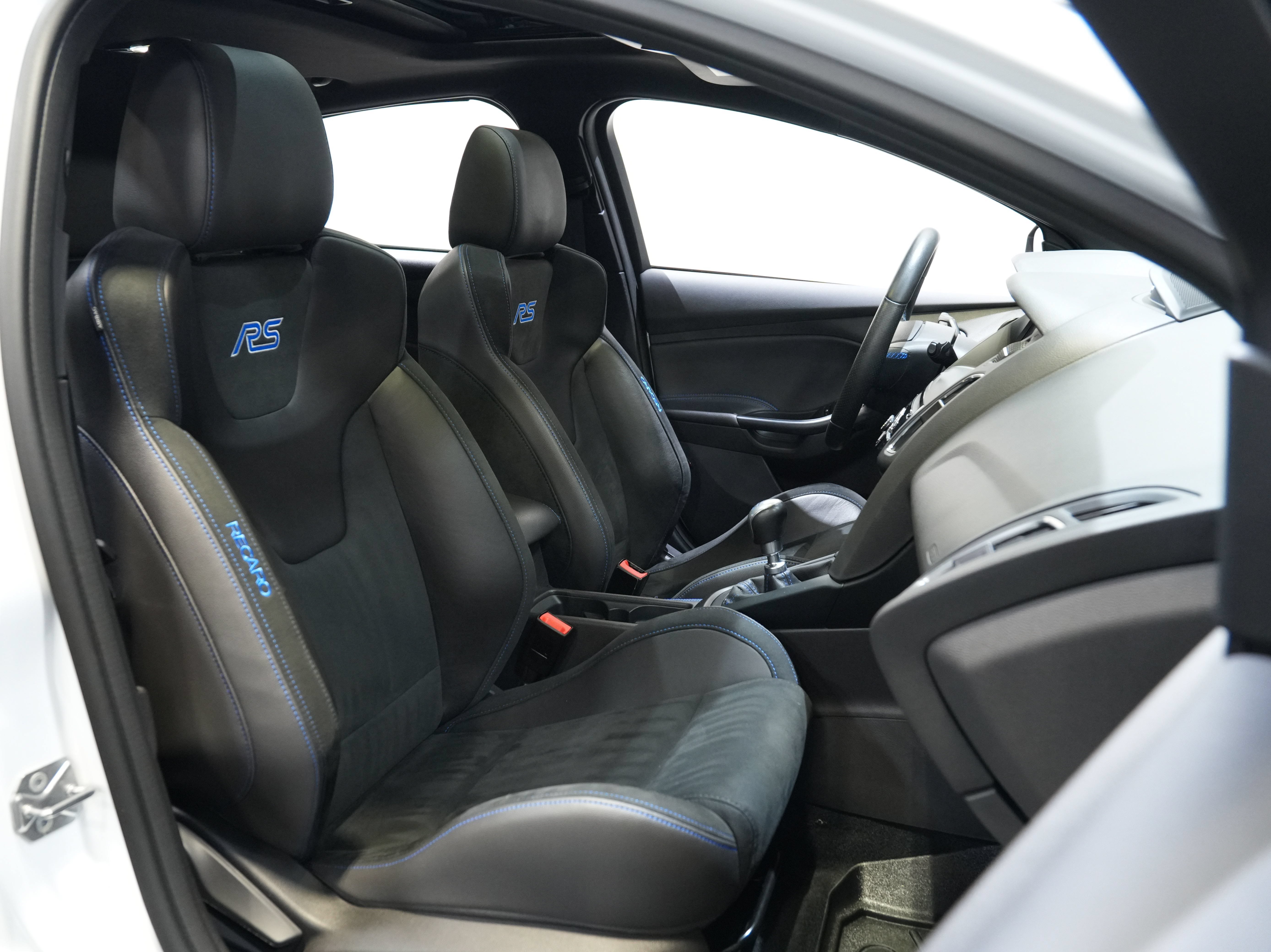 Used 2017 Ford Focus RS AWD/4WD image 32