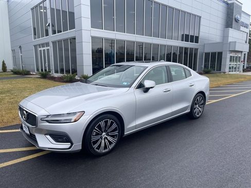 Used 2022 Volvo S60 B5 Inscription image 1