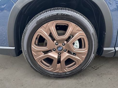 Certified 2025 Subaru Ascent Bronze Edition AWD/4WD image 9