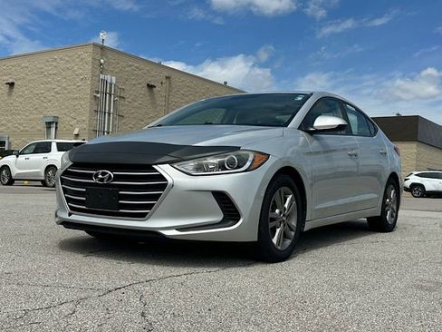 Used 2017 Hyundai Elantra SE FWD image 1