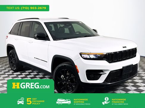 Used 2024 Jeep Grand Cherokee Altitude image 1
