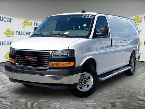 Used 2025 GMC Savana 2500 w/ Driver Convenience Package RWD image 3