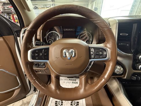 Used 2019 RAM 1500 Laramie AWD/4WD image 23