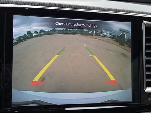 Used 2022 Chrysler Pacifica Touring-L image 22