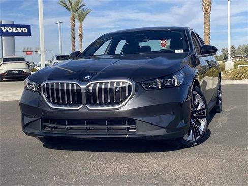 New 2025 BMW i5 xDrive40 w/ Premium Package image 3