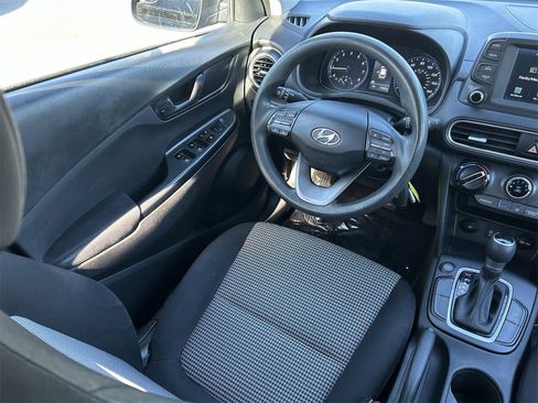 Used 2021 Hyundai Kona SE image 23