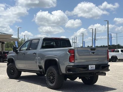 New 2026 Chevrolet Silverado 2500 ZR2 AWD/4WD image 12