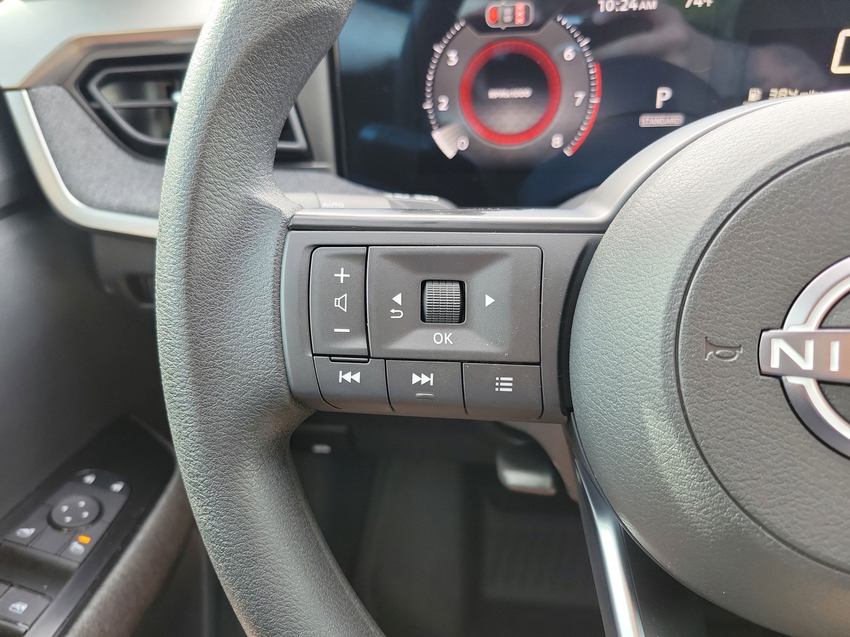 Used 2026 Nissan Kicks SV w/ SV Premium Package FWD image 18