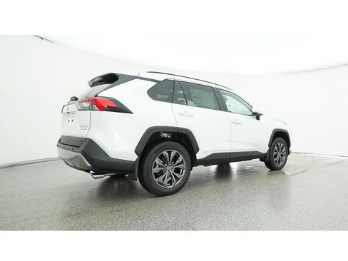 Used 2024 Toyota RAV4 Limited w/ Advanced Technology Package AWD/4WD image 31