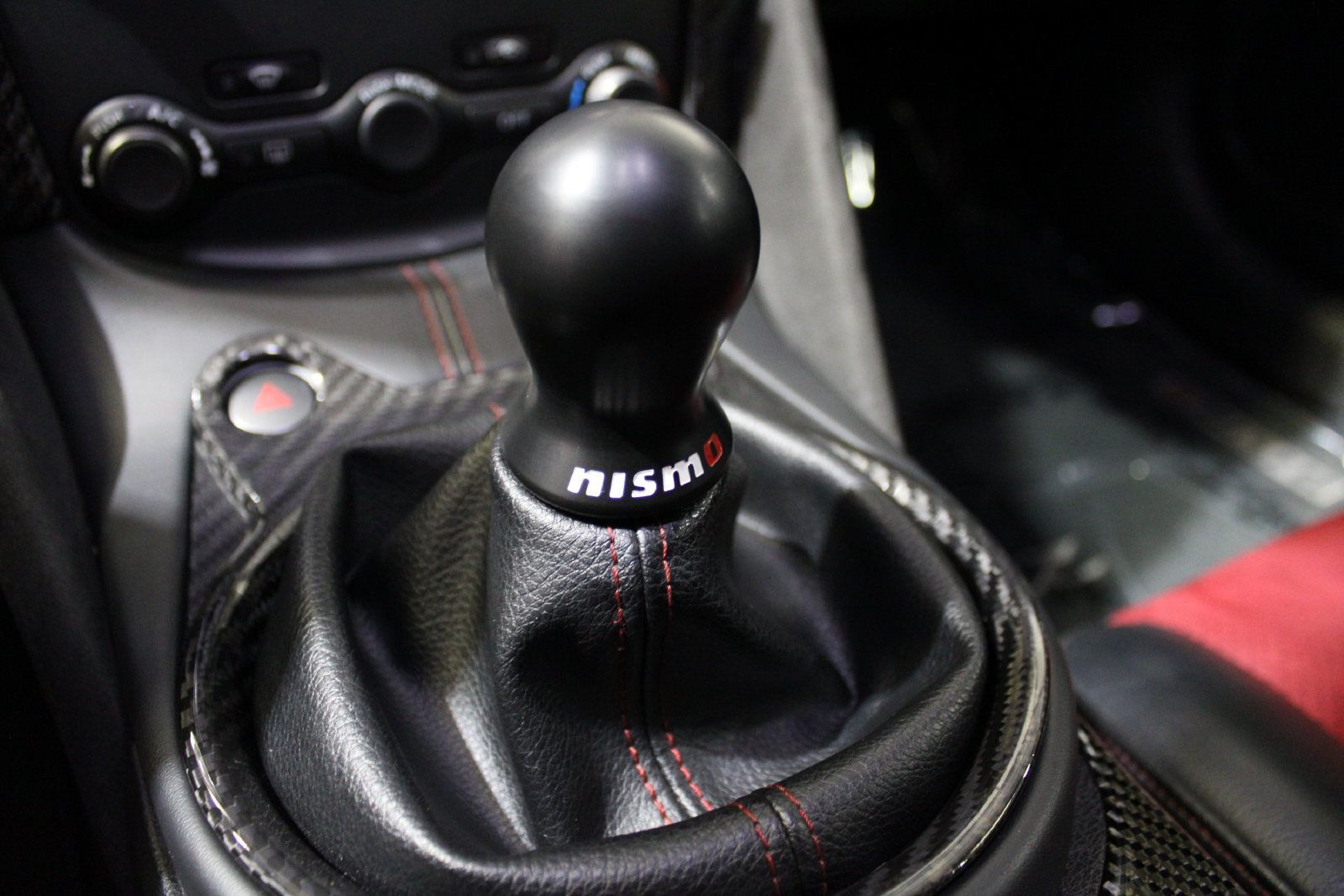 Used 2019 Nissan 370Z NISMO RWD image 37