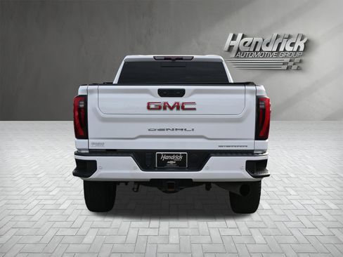 Used 2024 GMC Sierra 2500 Denali w/ Max Trailering Package image 9