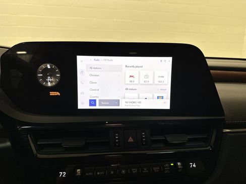 Certified 2023 Lexus ES 350 w/ Premium Package image 23