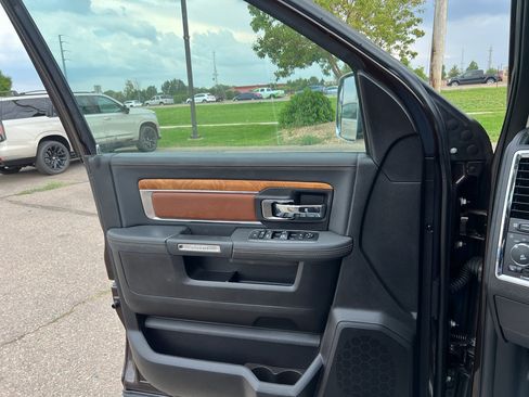 Used 2016 RAM 3500 Laramie Longhorn AWD/4WD image 37