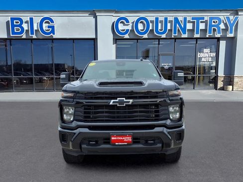 Used 2025 Chevrolet Silverado 2500 Custom w/ Custom Value Package AWD/4WD image 9