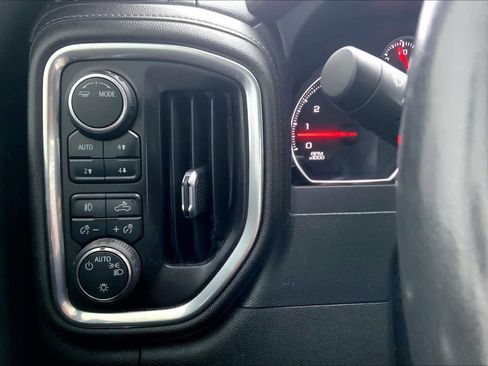 Certified 2022 Chevrolet Silverado 1500 LT Trail Boss w/ Convenience Package II image 31