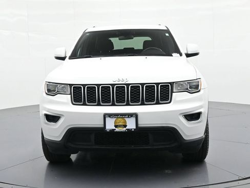 Used 2020 Jeep Grand Cherokee Laredo AWD/4WD image 3