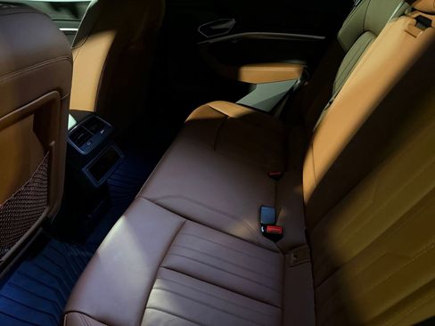 Used 2022 Audi e-tron Premium image 24