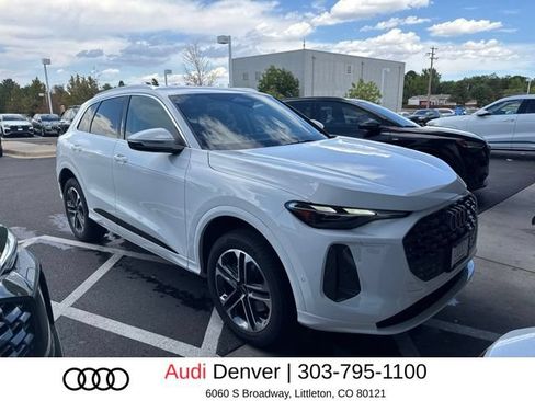 Used 2025 Audi Q5 Premium w/ 19" Wheel Package AWD/4WD image 3