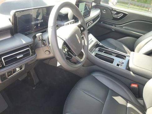 New 2025 Lincoln Aviator 2WD w/ Equipment Group 101A image 21