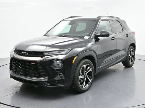 Used 2023 Chevrolet TrailBlazer RS w/ Sun and Liftgate Package FWD image 3