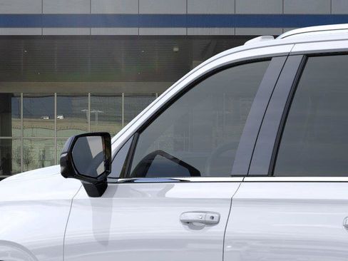 New 2026 Chevrolet Suburban LT w/ Comfort Package RWD image 12