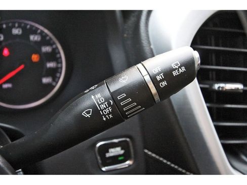 Used 2023 GMC Acadia SLE FWD image 18