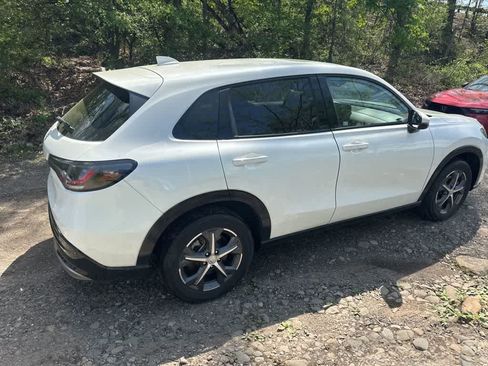 Used 2023 Honda HR-V EX-L image 19