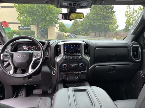 Used 2020 Chevrolet Silverado 1500 LT Trail Boss w/ Midnight Edition AWD/4WD image 46