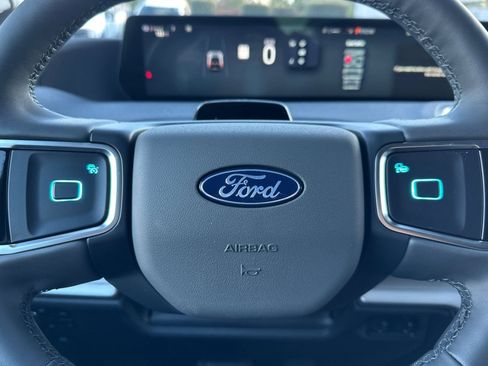 New 2025 Ford Expedition Active image 25