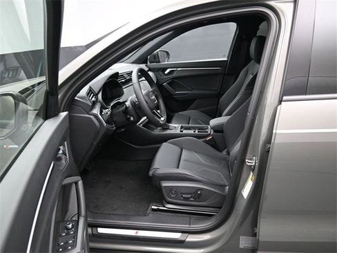 New 2025 Audi Q3 2.0T Premium image 9