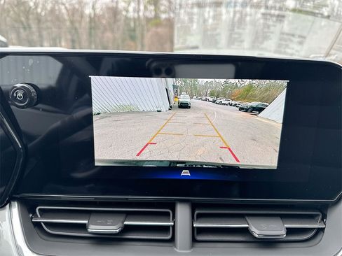 New 2026 Chevrolet Trax LT w/ Sunroof Package image 28