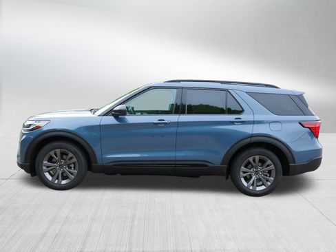 Used 2026 Ford Explorer Active w/ Active Comfort Package AWD/4WD image 4