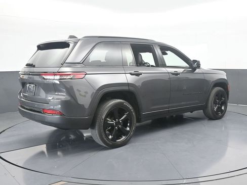 Used 2023 Jeep Grand Cherokee Altitude image 6