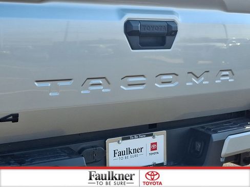 Certified 2024 Toyota Tacoma TRD Off-Road AWD/4WD image 31