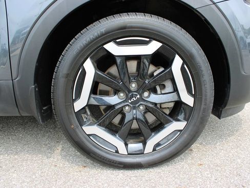 Used 2024 Kia Telluride EX w/ EX Captain's Chair Package AWD/4WD image 28