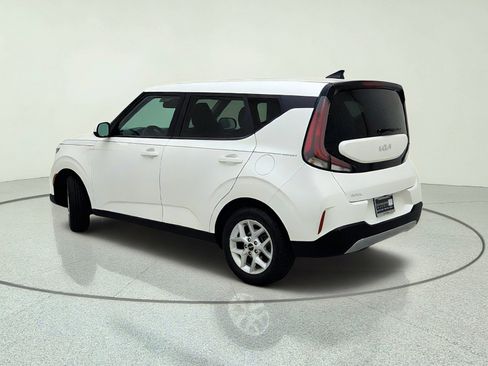 Used 2023 Kia Soul LX w/ Option Group 015 FWD image 12